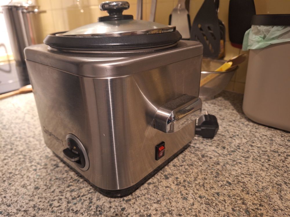 Cuiseur de riz, c&eacute;r&eacute;ales, p&acirc;tes ; sans panier vapeur
Electrom�nager