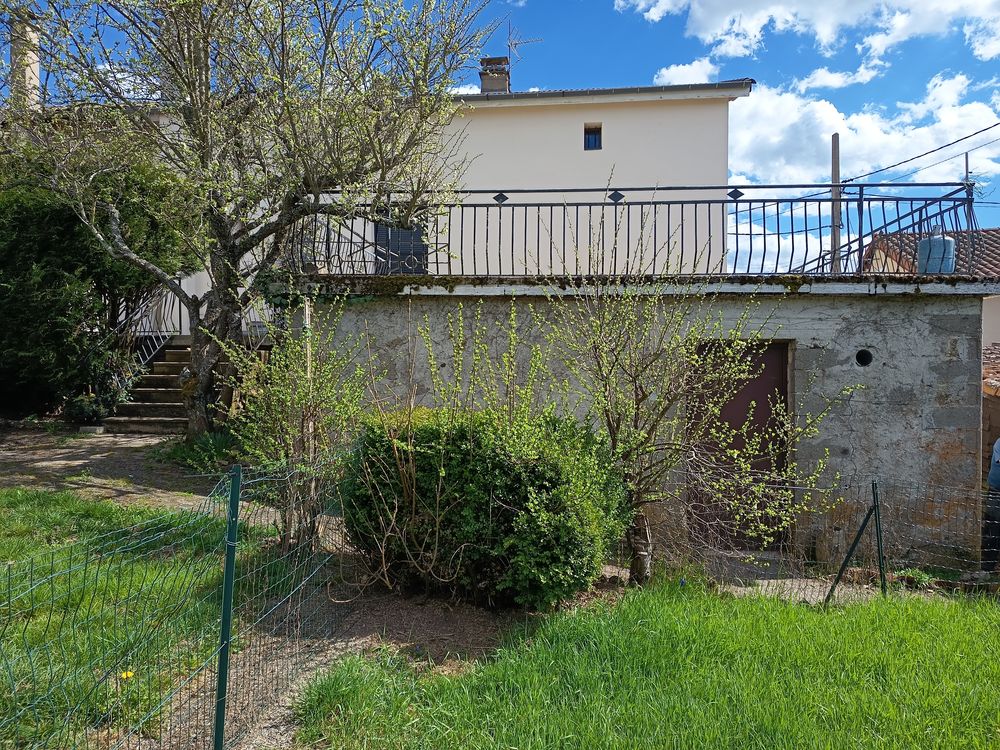 Vente Maison Maison avec garage et jardin à Usson-en-Forez Usson-en-forez