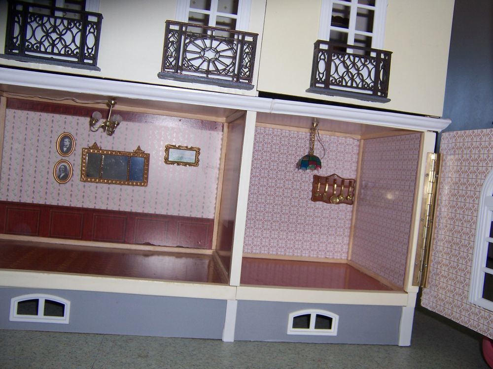 maison de poup&eacute;e DELPRADO Jeux / jouets