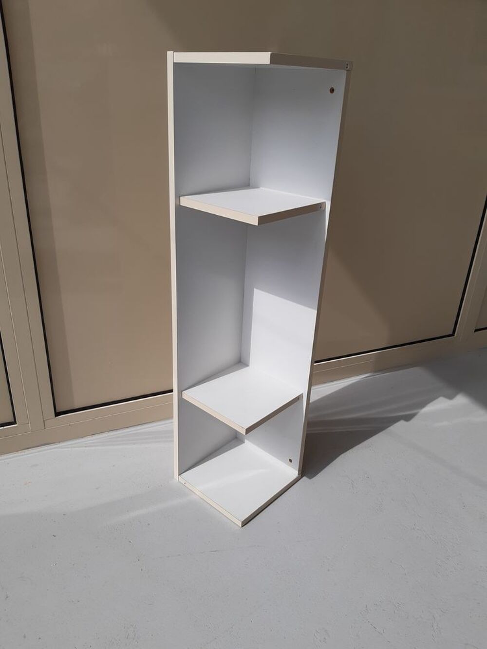 Colonne Etag&egrave;re Blanche . Décoration