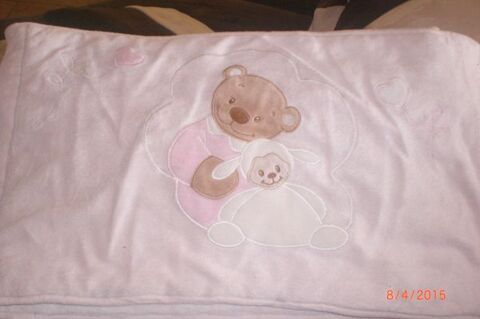 tour de lit quasi neuf � 15  euros 15 Laura�t (32)