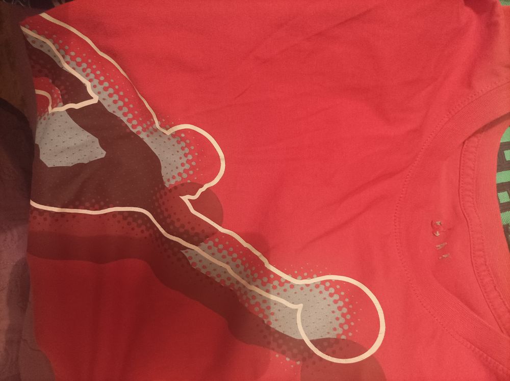 V&ecirc;tements gar&ccedil;ons 4 &agrave; 16 ans 
Levi's, Armani, Ralph Vêtements