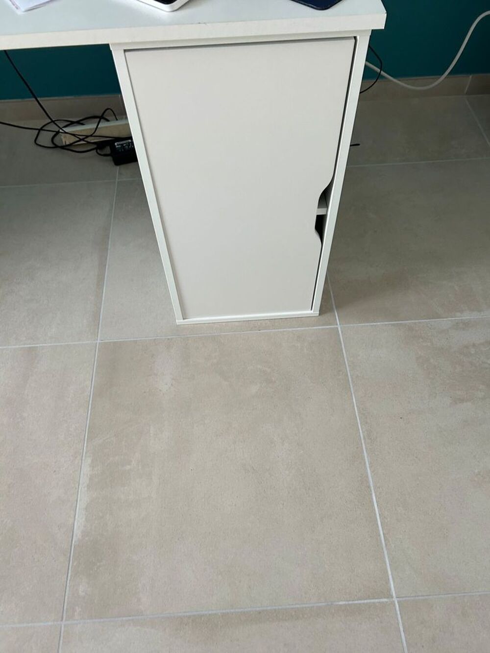 lot 2 meubles bureau blanc IKEA Meubles