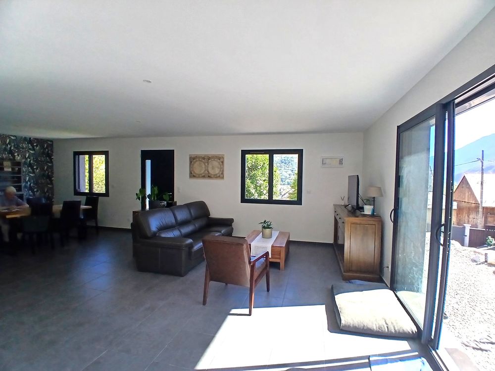 Vente Maison Villa contemporaine de 83 m² construite en 2023 + Grange Saint-rémy-de-maurienne