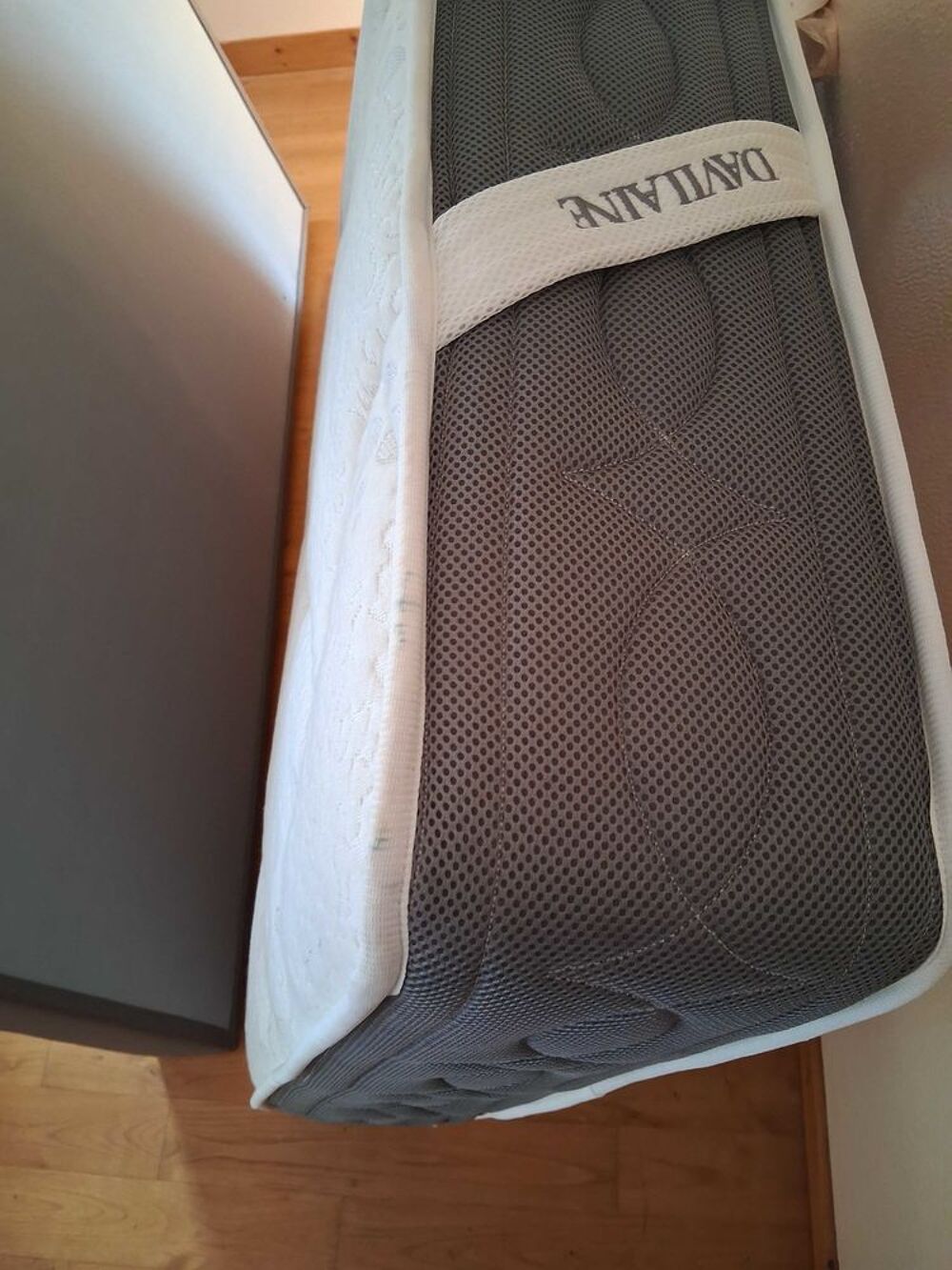 MATELAS+ SOMMIER achet&eacute; 933e vendu 250e Meubles