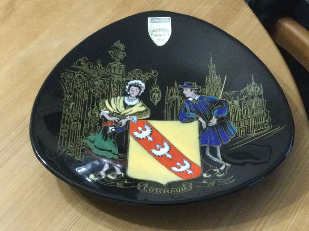 Assiette d&eacute;corative en faience Lorraine Electroménager