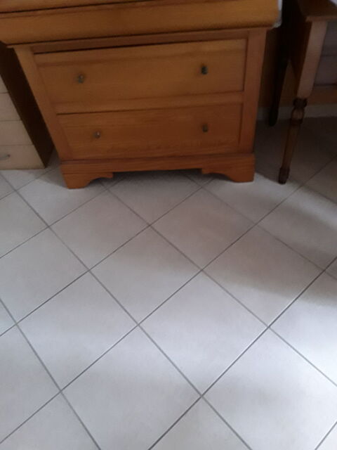 Commode en pin, 90 Saint-Hippolyte-du-Fort (30)