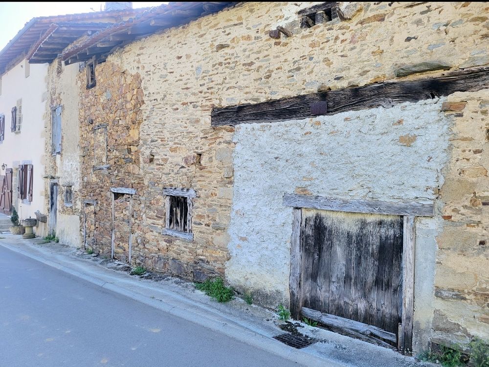 Vente Ferme Grange 90M2 offrant de nombreuses possibilités d'aménagement Chaillac-sur-vienne
