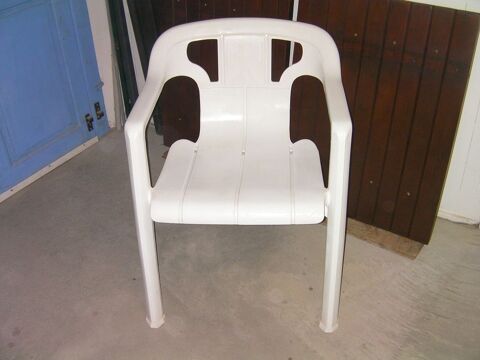 Lot de 4 chaises adulte pvc blanc 20 Renaz (53)
