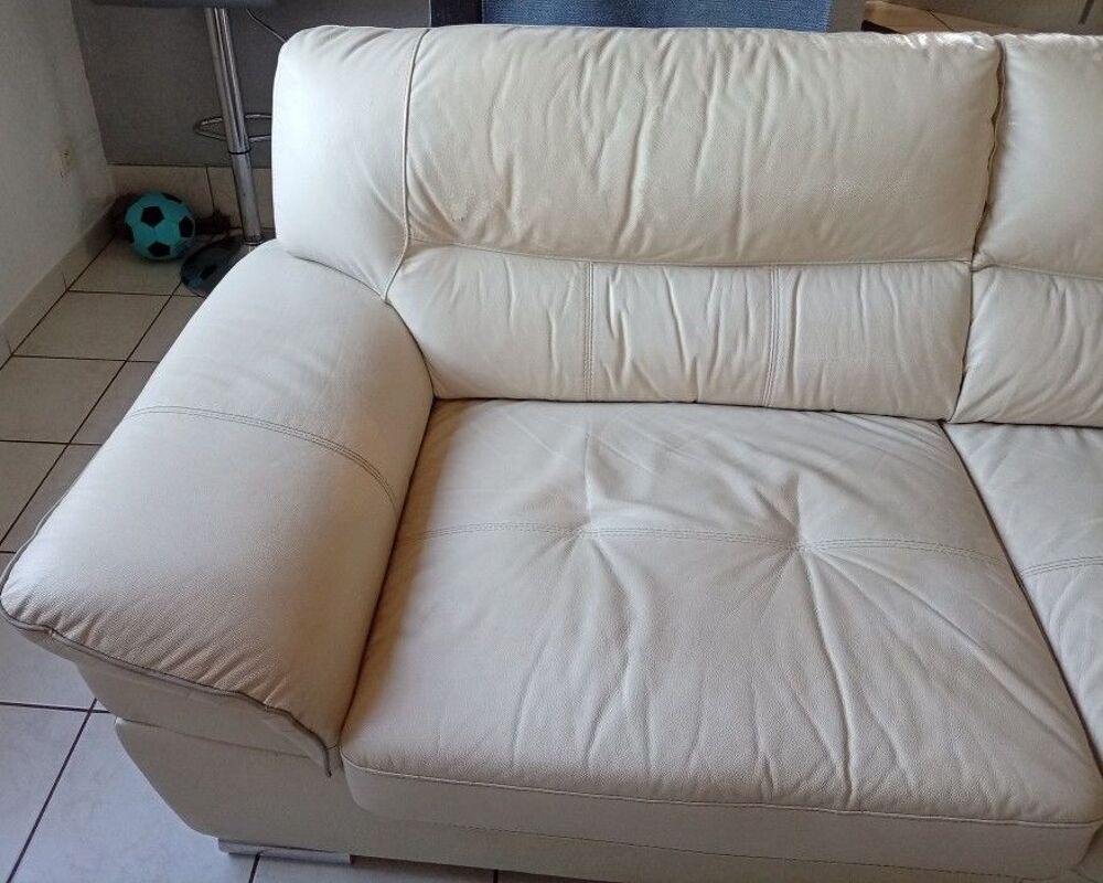 CANAPE SIMILI CUIR BEIGE
Meubles