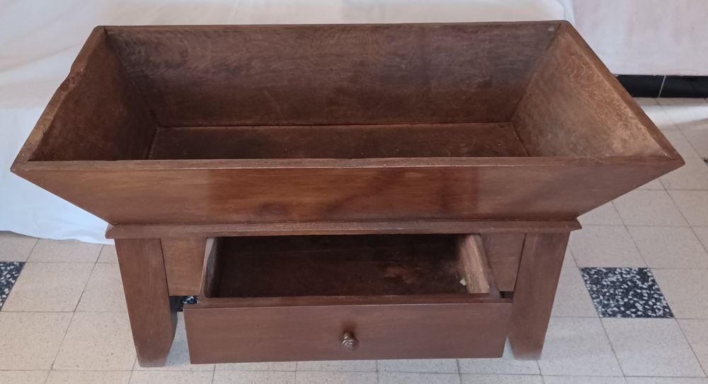 Table, ancien p&eacute;trin Meubles