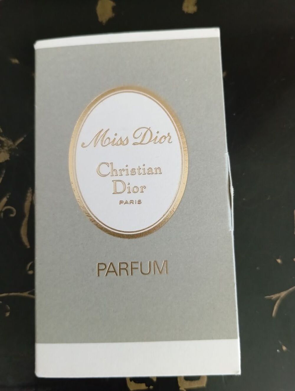 Miniature de parfum Miss Dior 2ml dans sa bo&icirc;te 