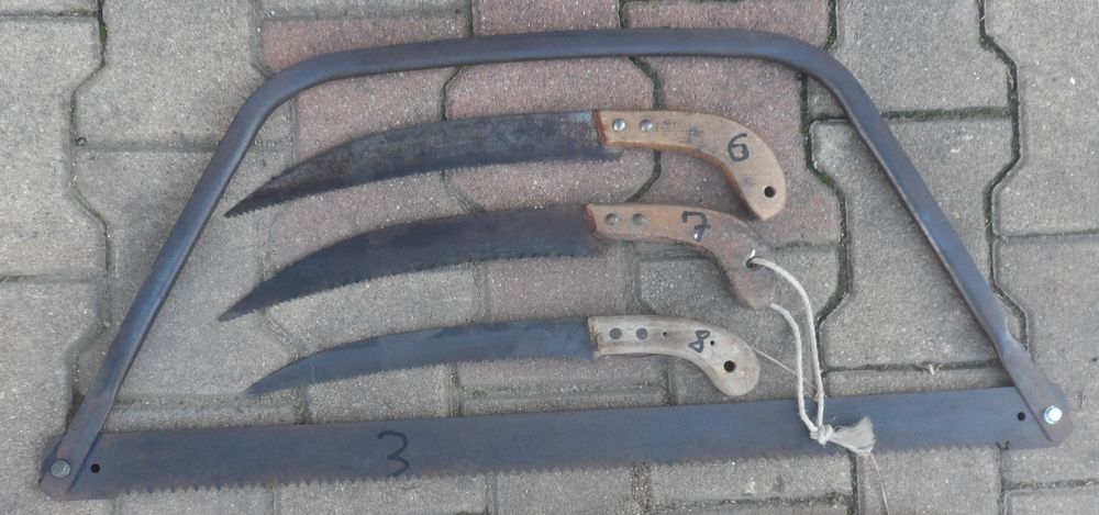 Ensemble de 4 scies &agrave; bois manuelles anciennes dans leur jus Bricolage