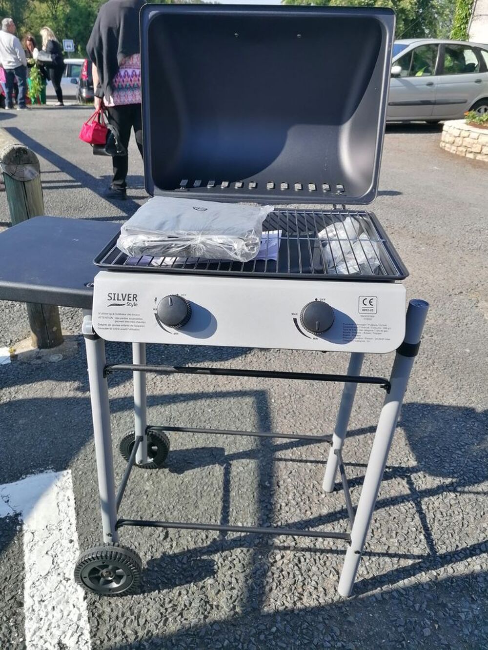 Barbecue &agrave; gaz neuf Jardin