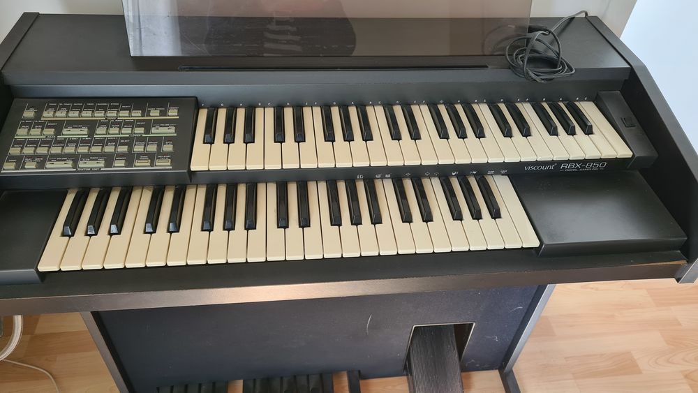 Piano synth&eacute;tiseur vintage Viscount 
Instruments de musique
