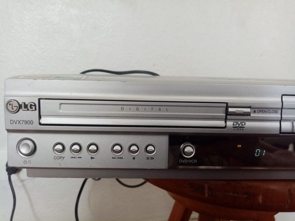 Magn&eacute;toscope, dvd LG Photos/Video/TV