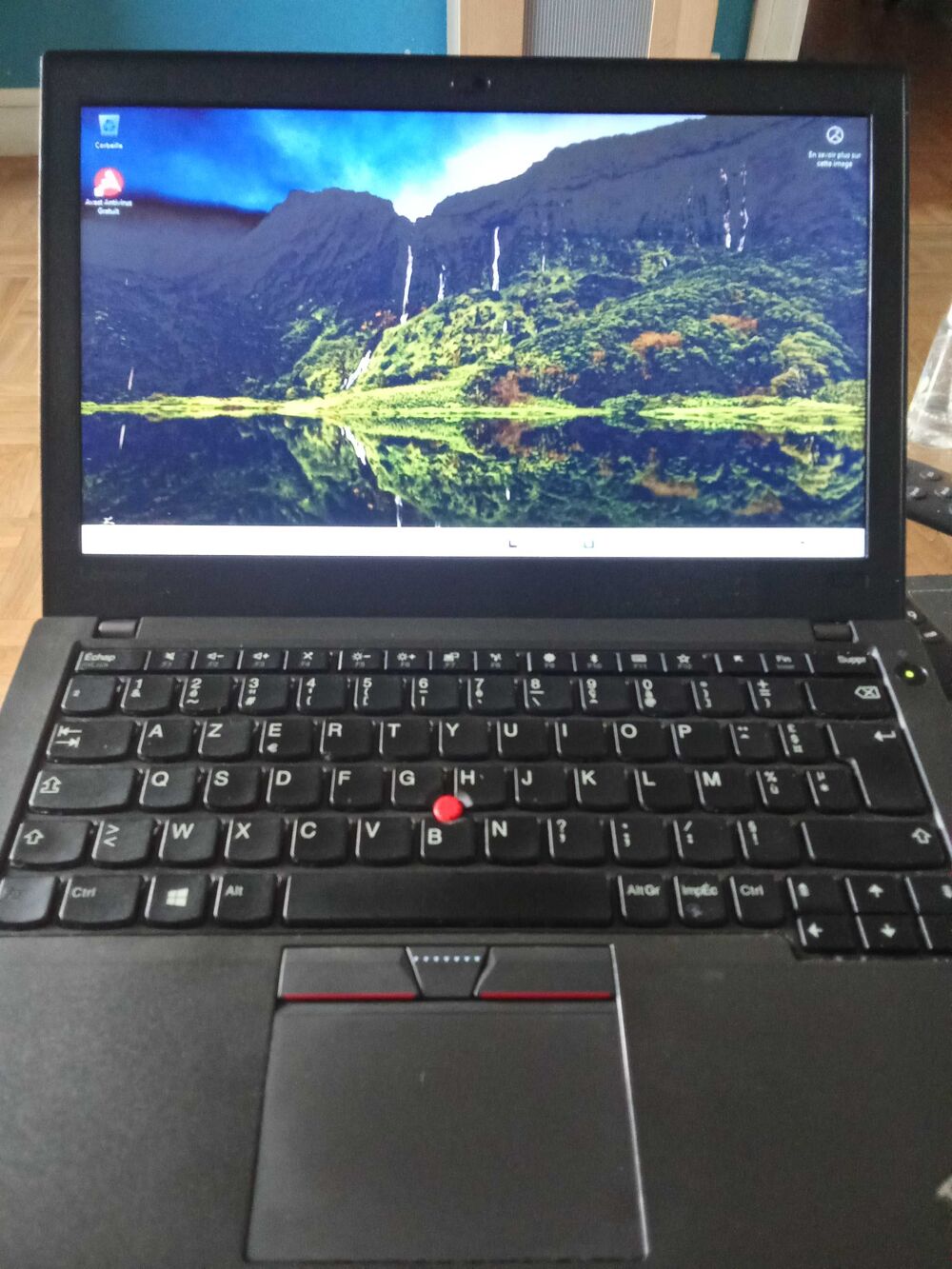 bonjour mon pc portable Lenovo petit portable,mais fonctionne tr&egrave;s bien faire offre. Matériel informatique