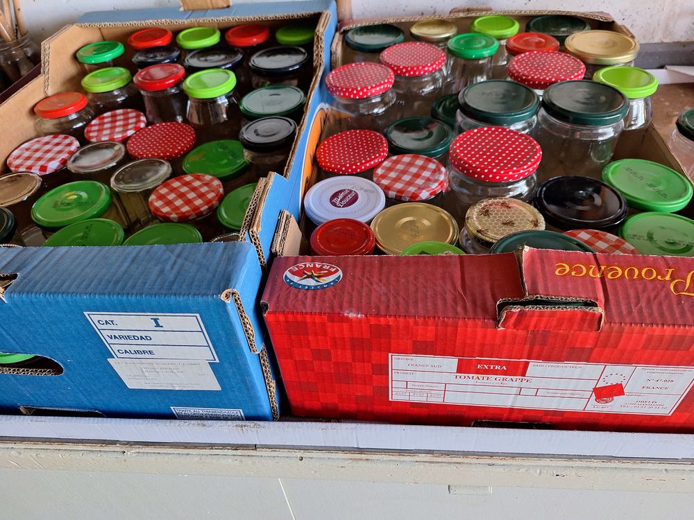 BOCAUX VERRE. 
Id&eacute;al pour conserves, confitures ou autres.
Cuisine