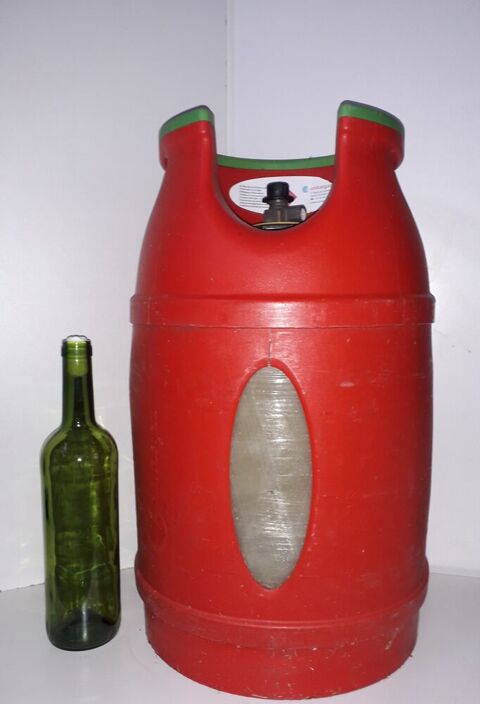 Bouteille de gaz pleine, avec sa capsule de protection. 45 La Bazoge (72)