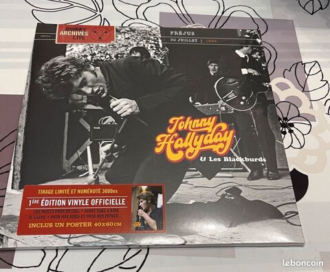Johnny HALLYDAY  
Vinyle FREJUS 66 20 Villeneuve-sur-Yonne (89)