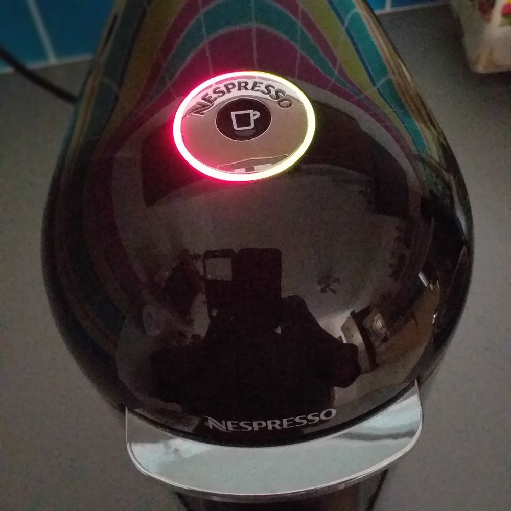 Machine &agrave; caf&eacute; NEUVE Nespresso Electroménager