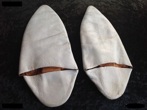 BABOUCHES GRISES TAILLE 37 Envoi Possible
2 Trégunc (29)