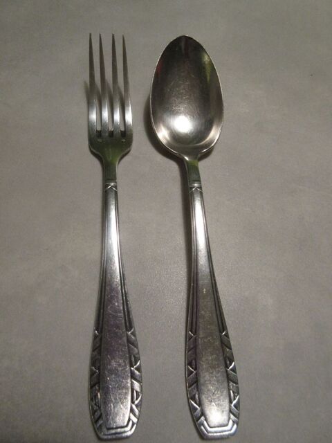 Couverts m�tal argent� monograv�s 15 Jury (57)