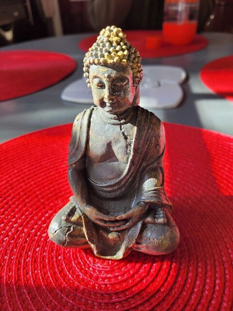 bouddha pl�  �tre gris et dor� origine Tha�lande 10 Avignon (84)