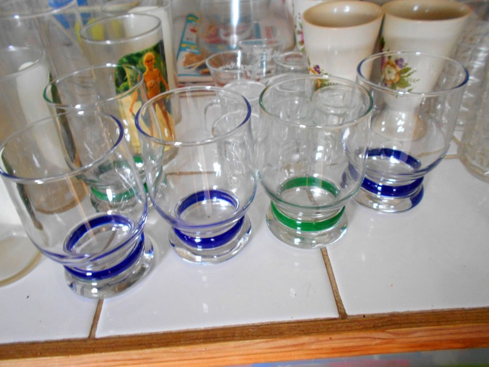 2 Lots de 5 verres de couleur Décoration