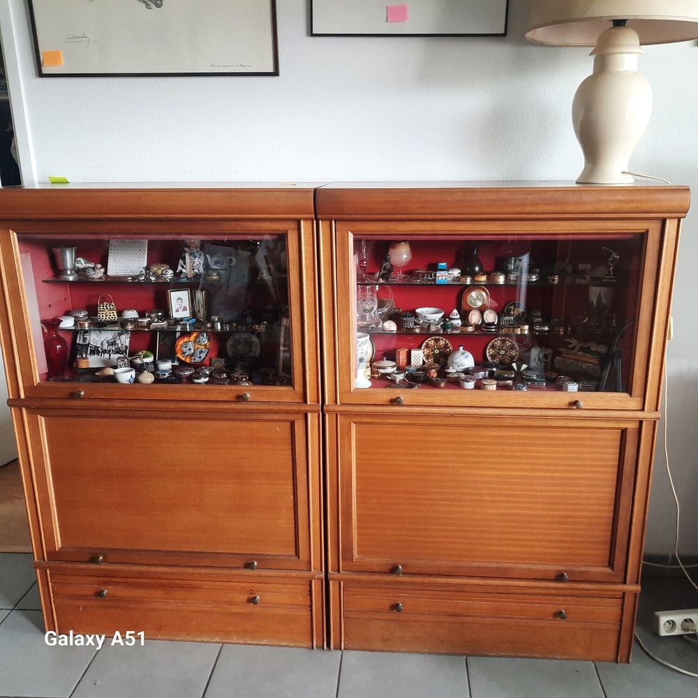 Buffet en bois avec rangements vitr&eacute;s de marque MD Meubles