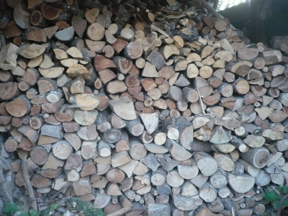Bois de chauffage en 33cm. Bricolage