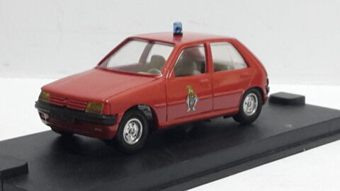 Peugeot 205 berline Pompier (résine) 42 Follainville-Dennemont (78)