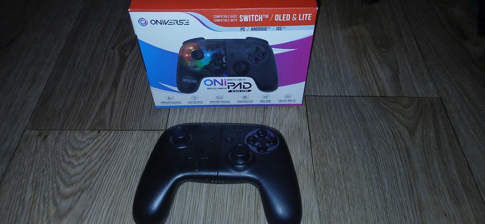 Manette sans fil ONIVERSE ONIPAD Black Star, en parfaite &eacute;tat, tr&egrave;s peu utilis&eacute;e Consoles et jeux vidéos
