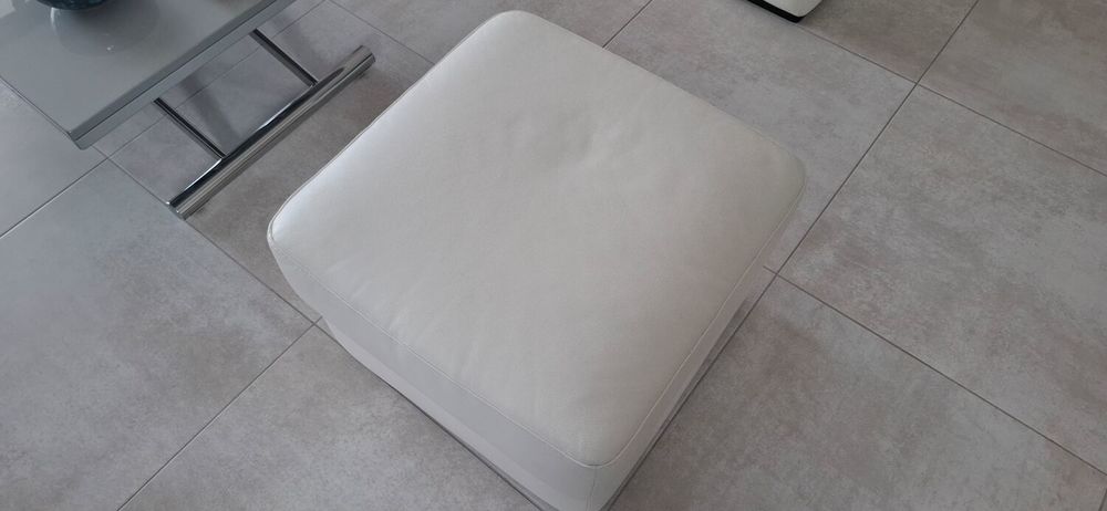 POUF en cuir blanc Meubles