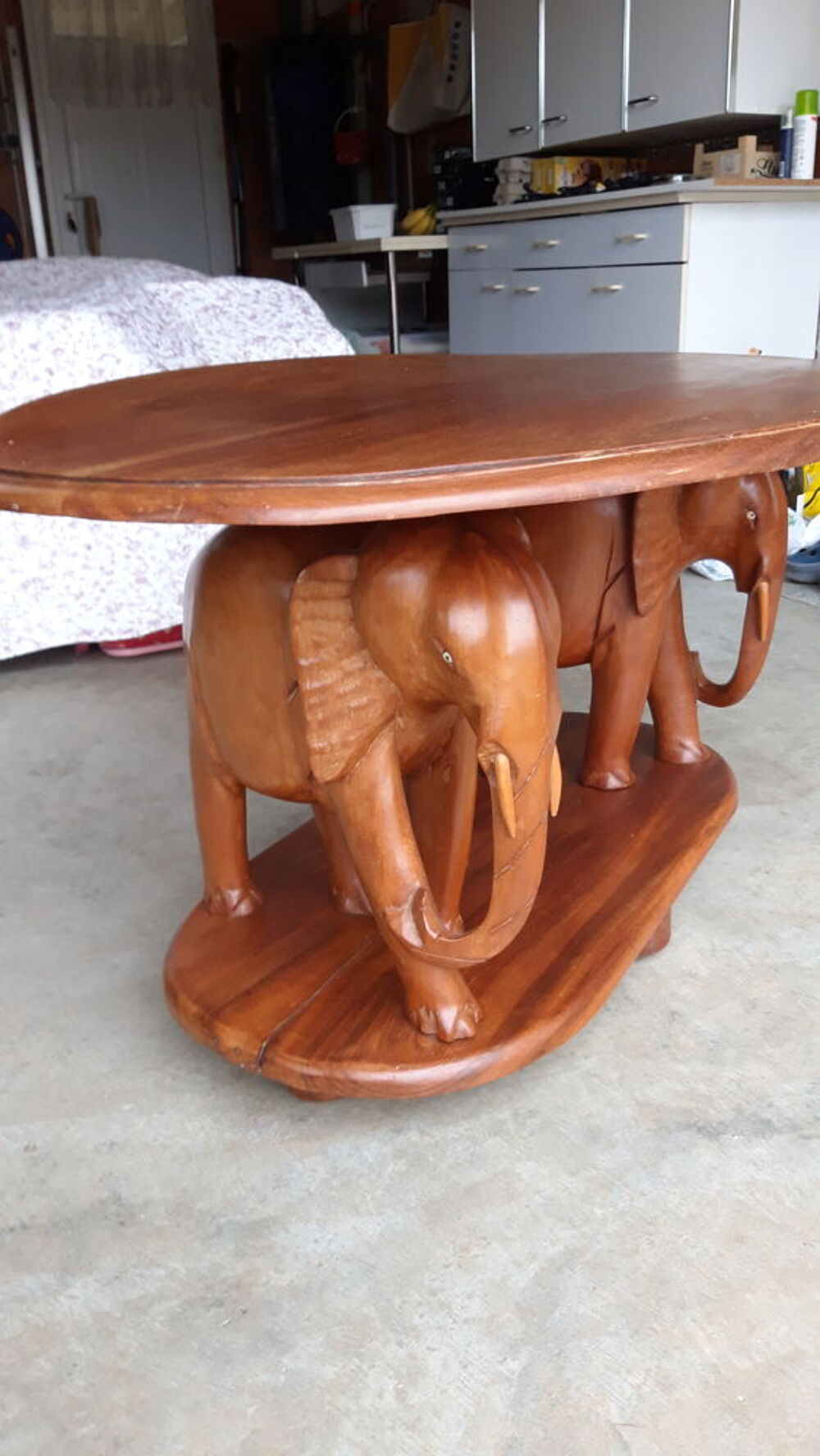 Table de salon en acajou style art Africain (C&ocirc;te d'Ivoire). Meubles