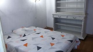  Appartement à louer 8 pièces 120 m²