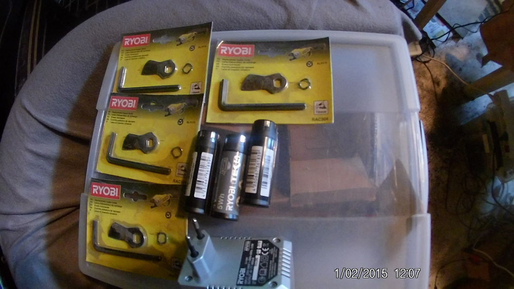 SECATEUR RYOBI 4V Bricolage