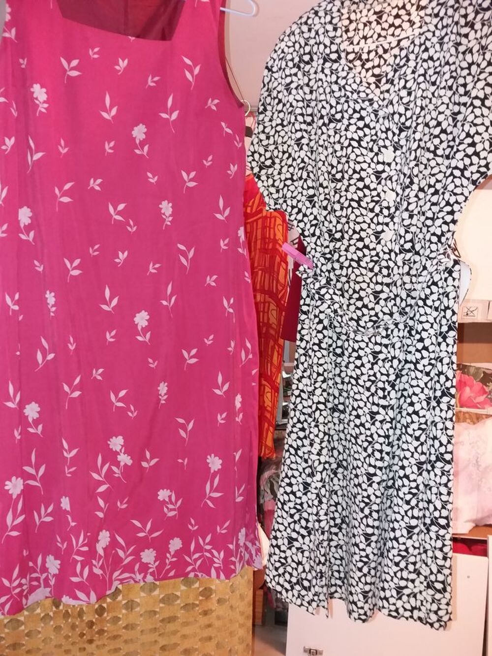 Diff&eacute;rentes robes Vêtements
