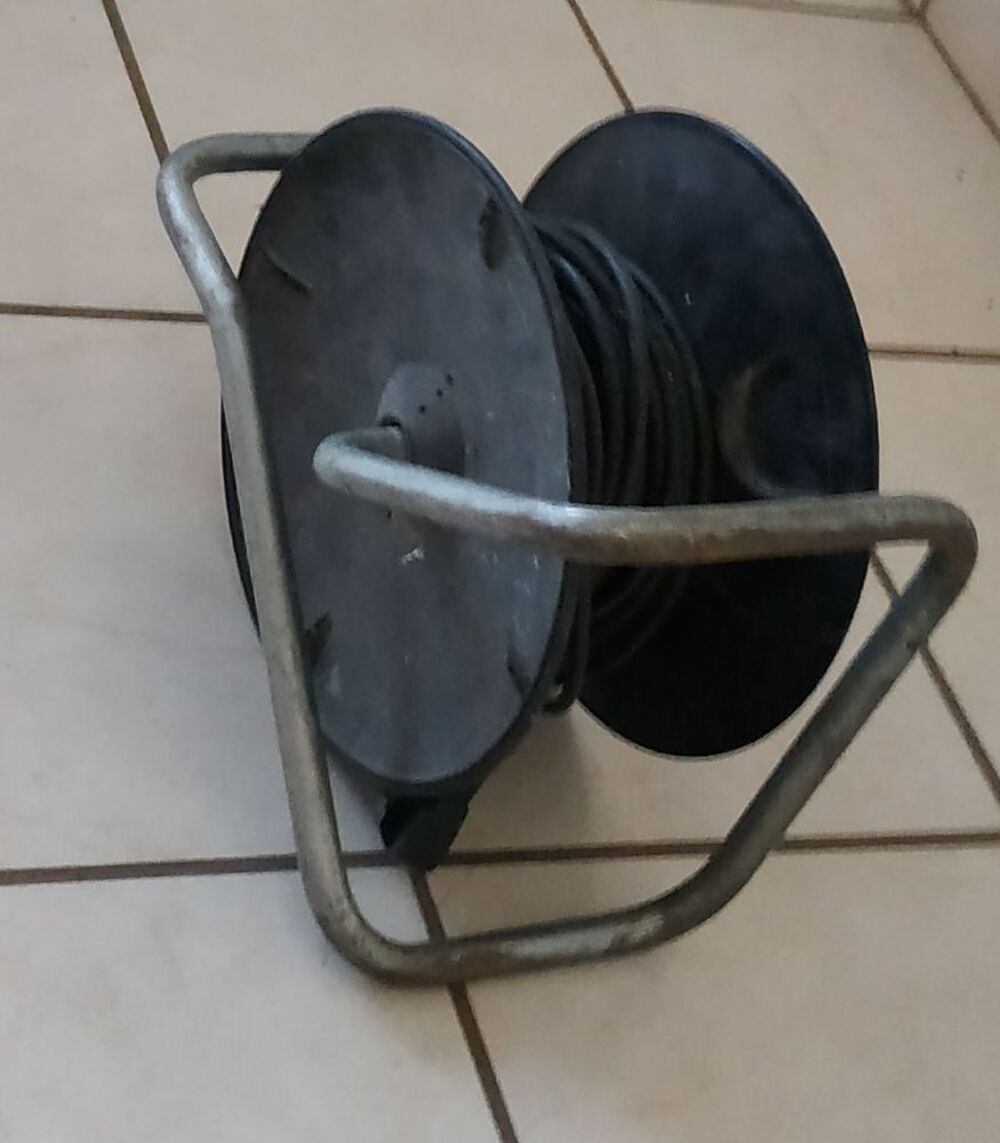 ENROULEUR ELECTRIQUE 20 M Bricolage