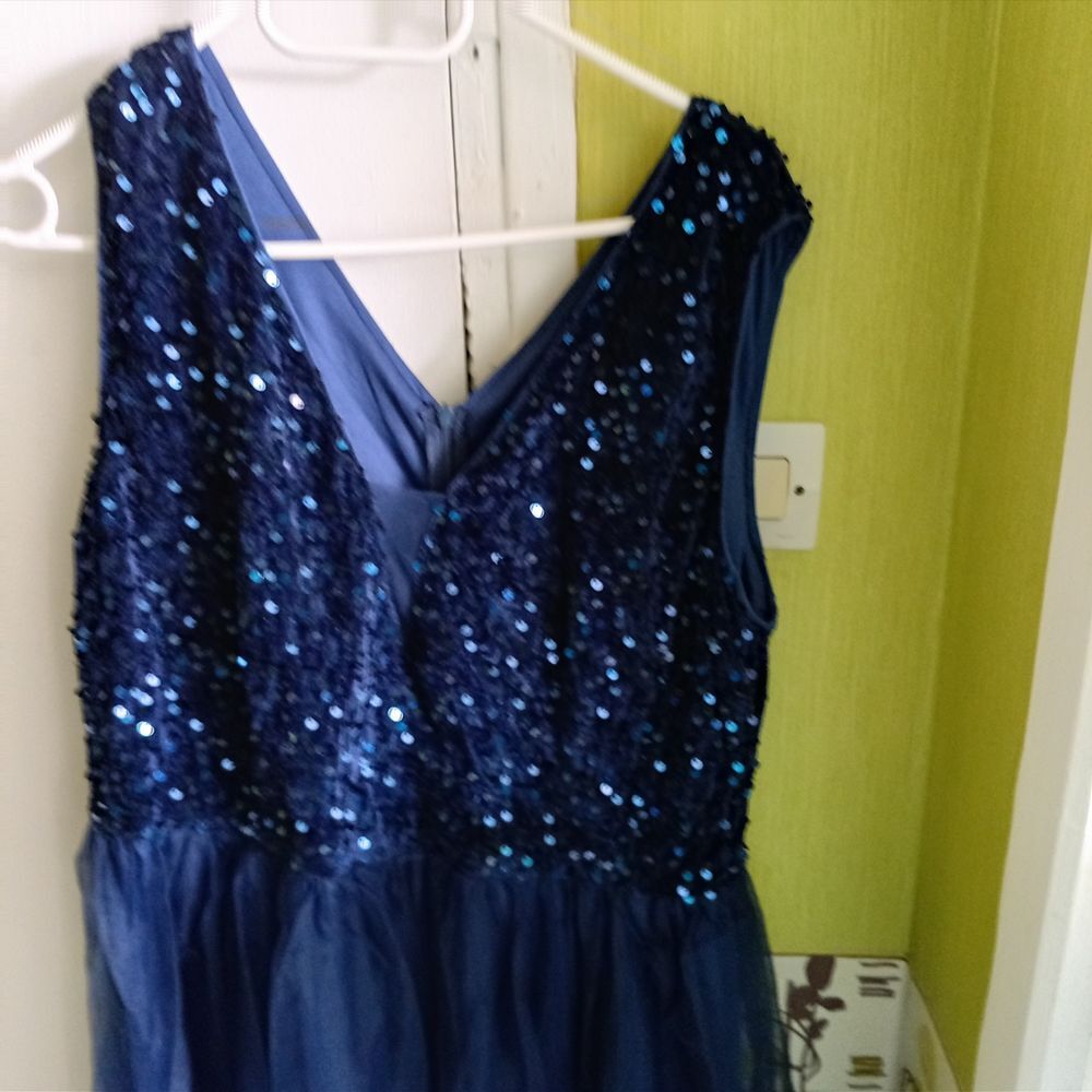 Longue robe femme de soir&eacute;e jamais port&eacute;e Vêtements