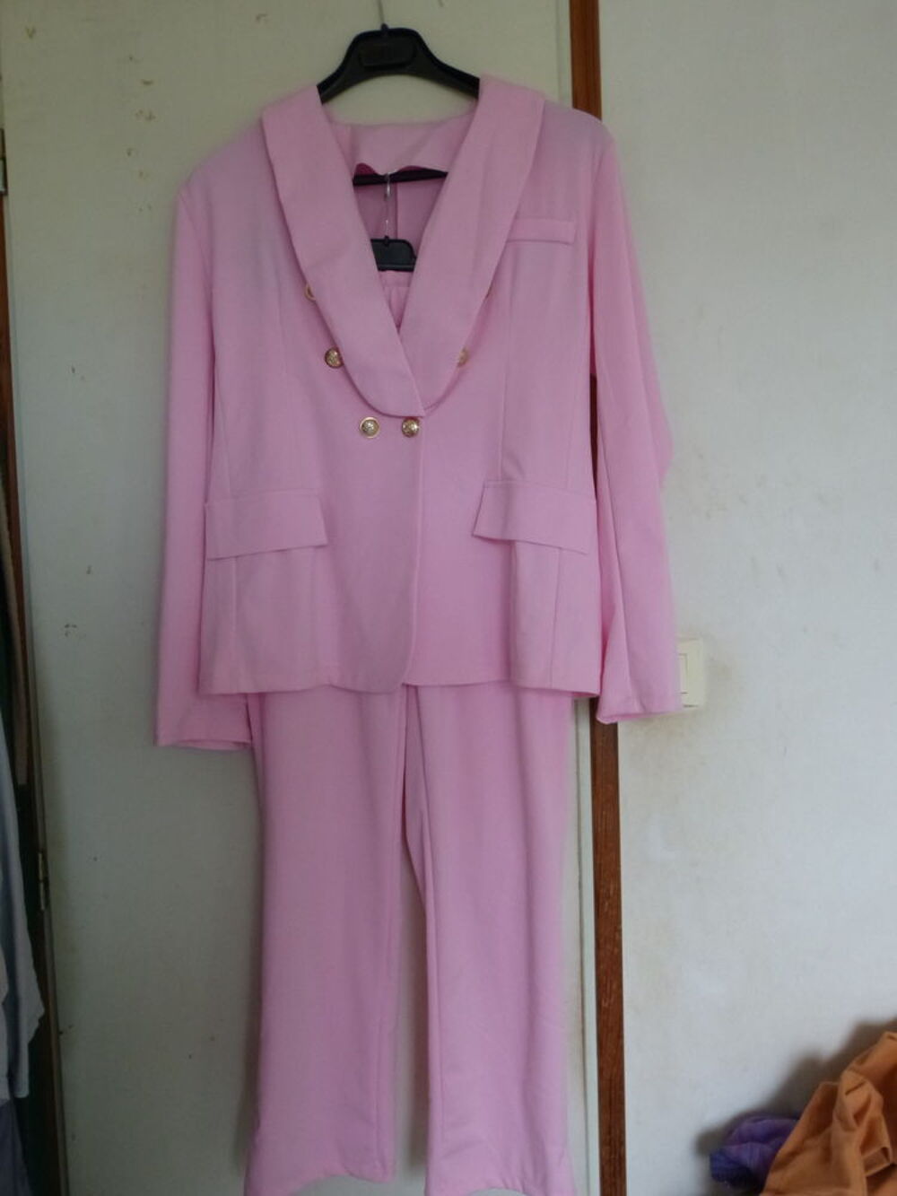 Tailleur pantalon rose Vtements