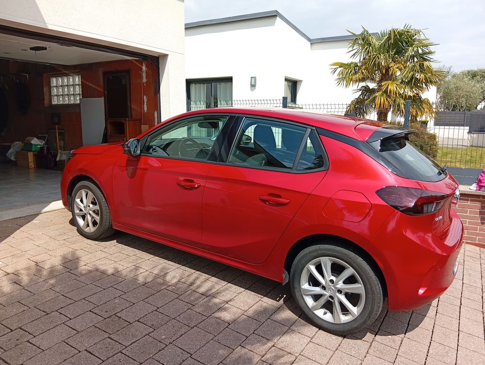 Corsa 1.2 75 ch BVM5 Elegance Business 2022 occasion 56000 Vannes