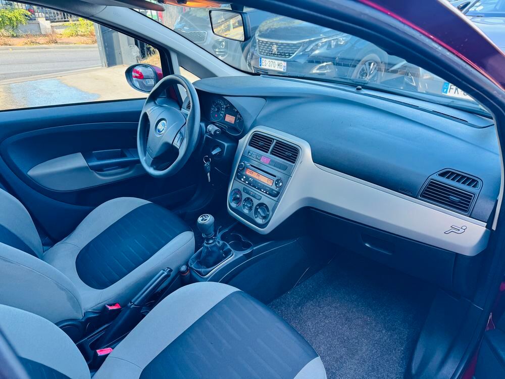 Grande Punto 1.4 8V 77 Active 2006 occasion 95150 Taverny