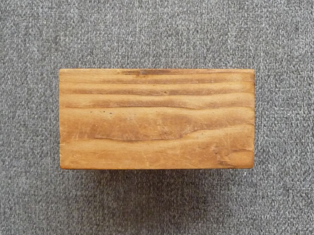 Bibelot/ Petite Maison en Bois Vernis "Le Revard" Décoration