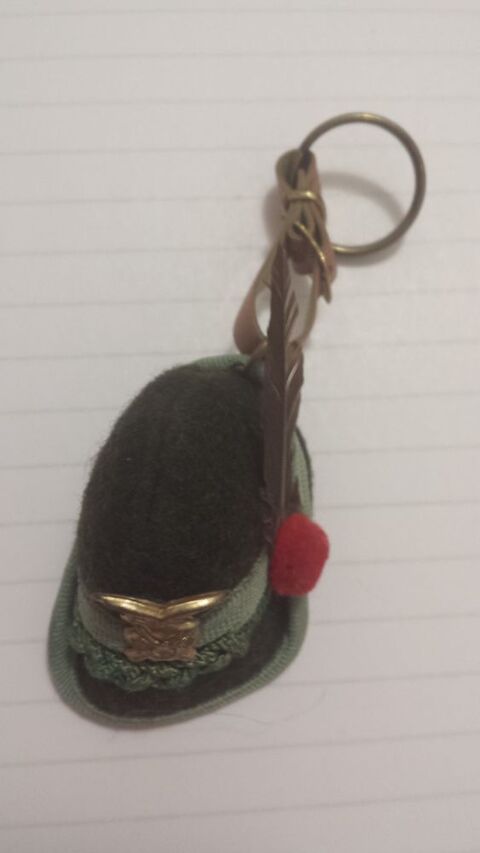 PORTE-CLEF FORME CHAPEAU 1 Triel-sur-Seine (78)