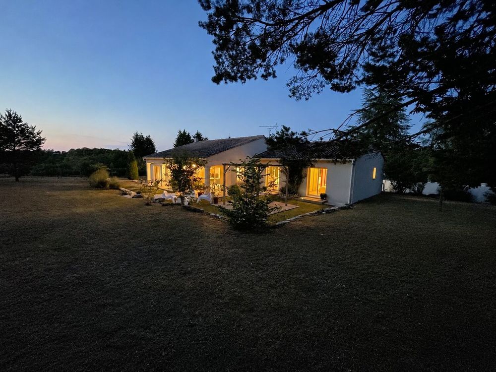 Vente Maison Maison familiale 209 m² - Grande pièce de vie Puymoyen