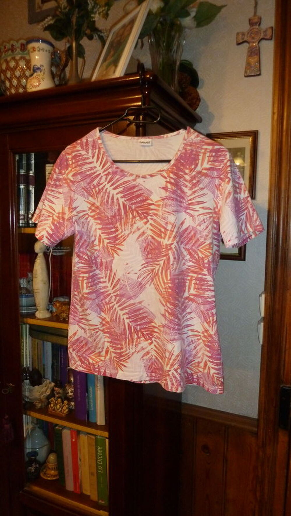 Tee shirt femme aux manches courtes "DAMART" Vêtements