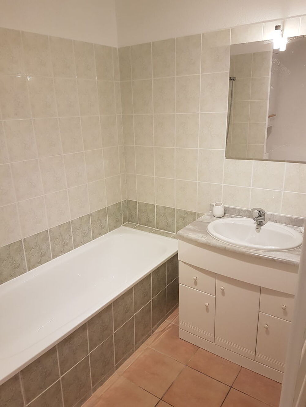 Location Appartement A louer très beau studio meublé dans le quartier d'Antigone Montpellier