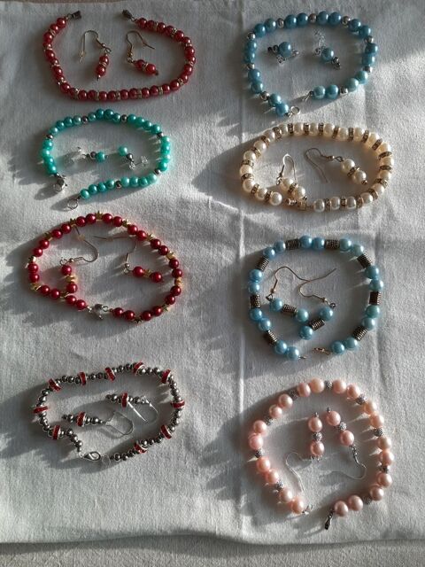 8 colliers et boucles d'oreilles fantaisie 5 Plouvorn (29)
