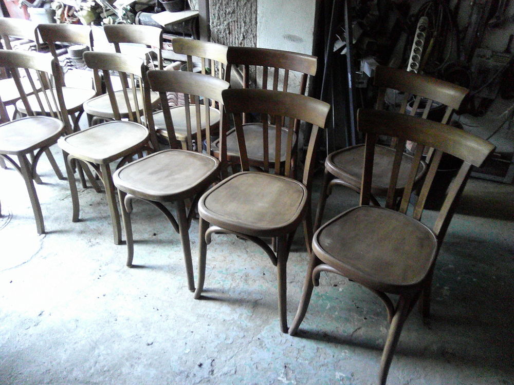 30 chaises de bistrot Meubles